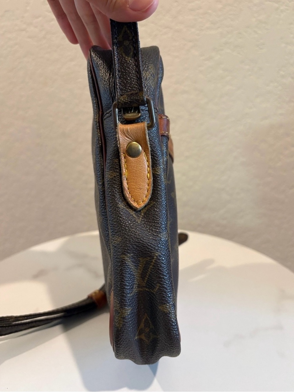 Louis Vuitton Danube Mini
Brown Monogram Crossbody Bag - Picture 4 of 14